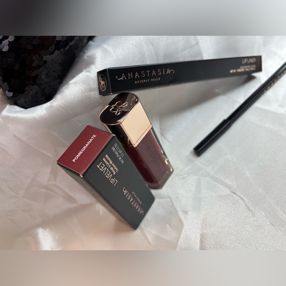 Anastasia 2pc Lip Essential W/Black sequin cosmetic pouch NIB - Picture 10 of 11